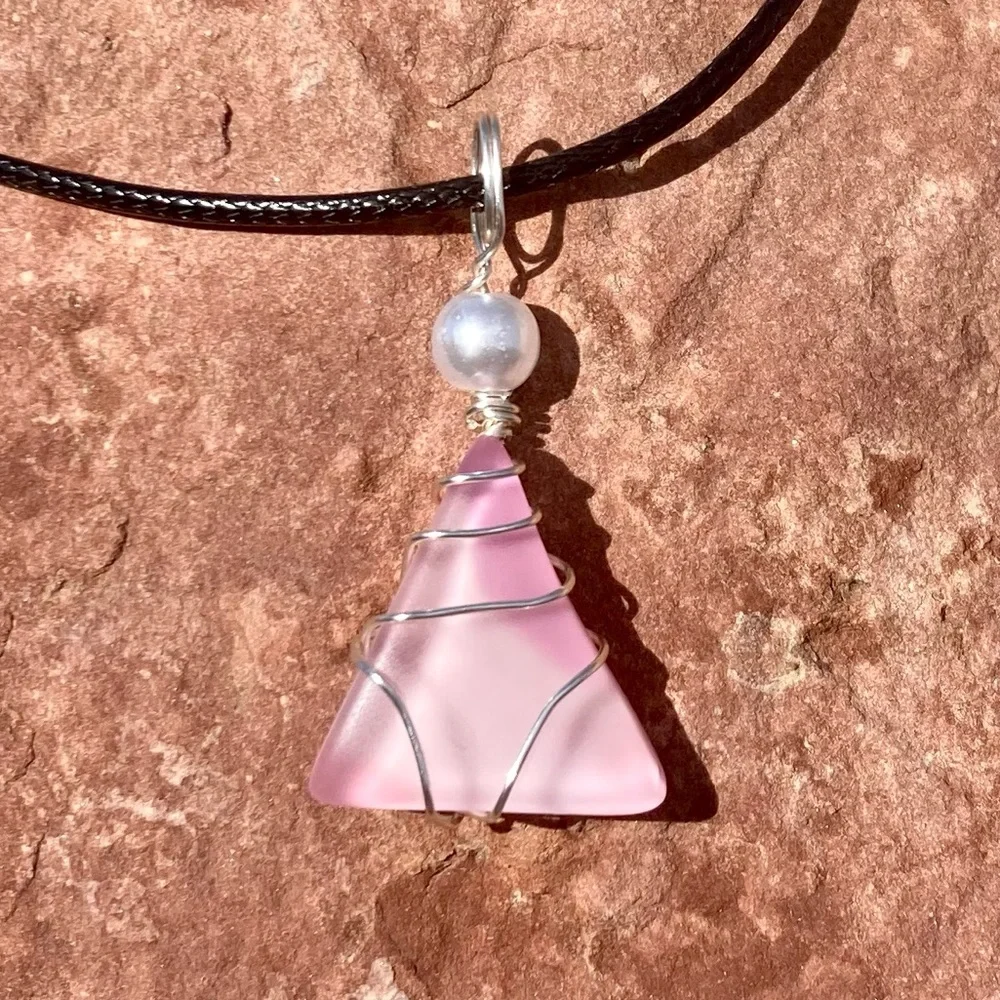 HAND CRAFTED Pink Sea Glass Pendant Necklace with Pearl Bead Wire Wrapped - Picture 1 of 5